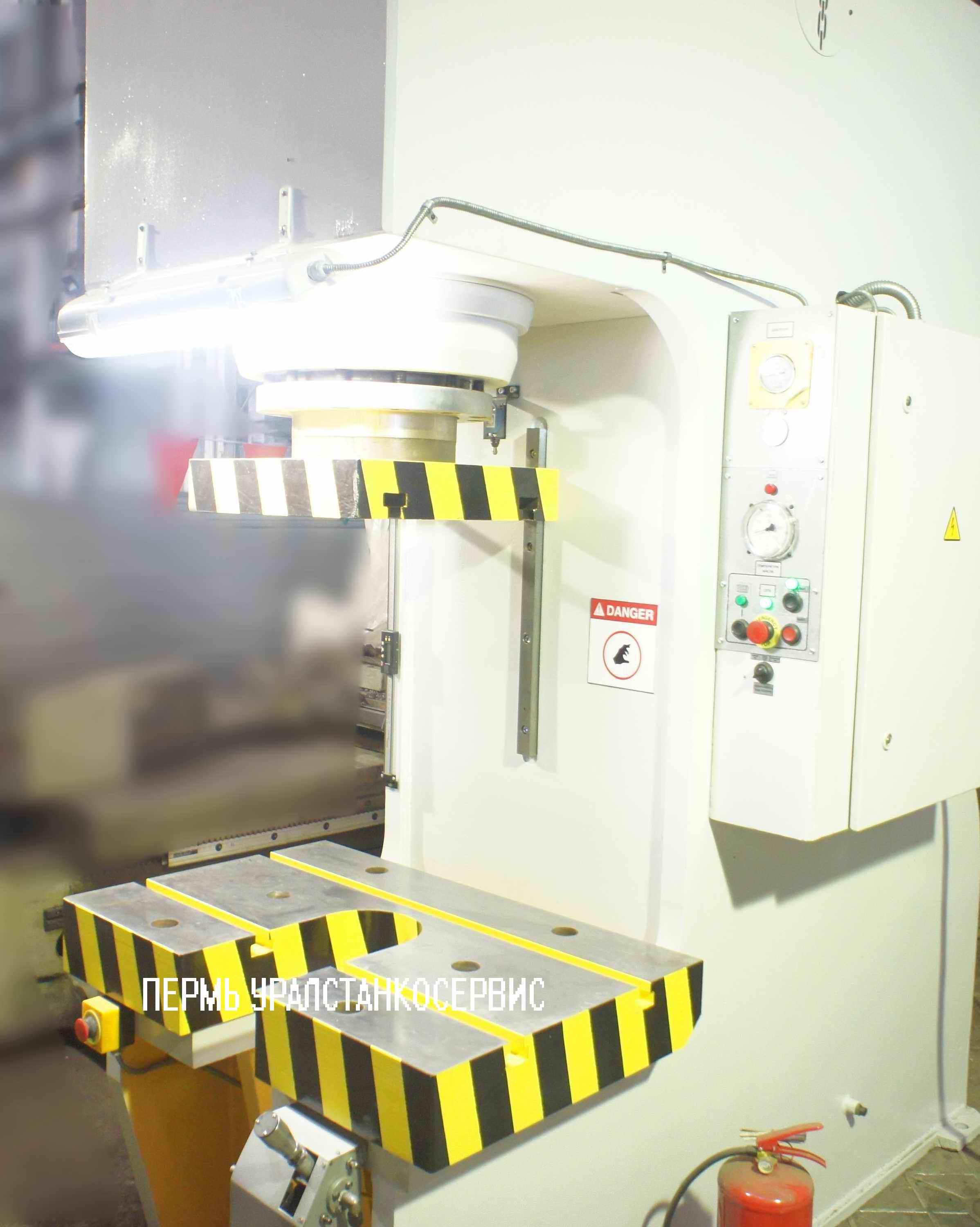 пресс гидравлический пермь пресса  100тон 200тон ,300 тон , 400тон пермь россия   гидравлические 600тон тонн 800 тонн 1000тонн